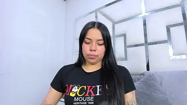 ZoeWan69 online show from November 18, 2:42 pm