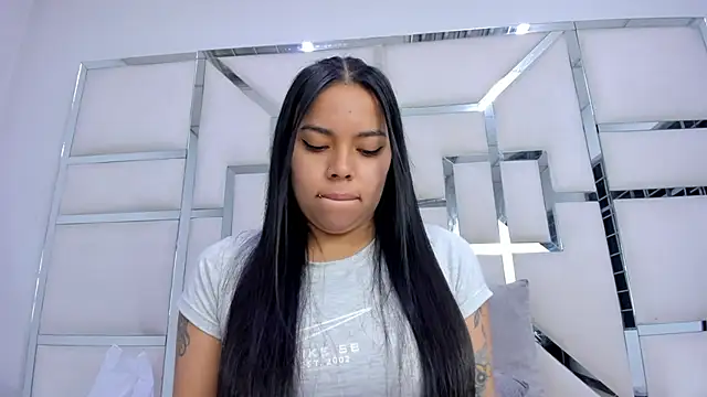 ZoeWan69 online show from December 4, 11:31 am