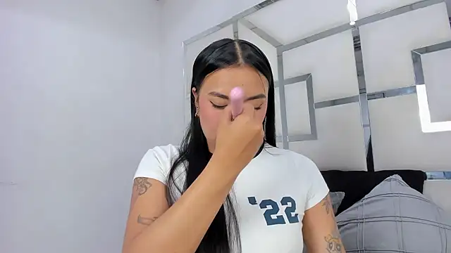 ZoeWan69 online show from January 17, 1:37 pm