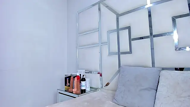 ZoeWan69 online show from October 23, 11:42 am