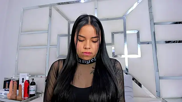 ZoeWan69 online show from November 10, 2:49 am