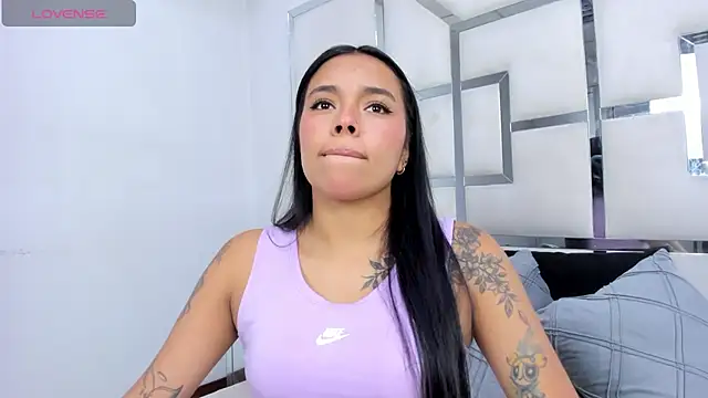 Snapshot of ZoeWan69 chatting on February 26, 1:22 pm ZoeWan69 online show from February 26, 1:22 pm