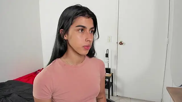 Snapshot of Mazikeen__18 chatting on May 14, 1:30 pm Mazikeen 18 online show from May 14, 1:30 pm