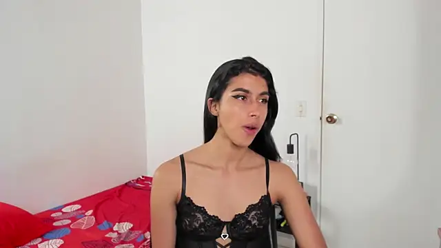Snapshot of Mazikeen__18 chatting on May 22, 1:31 pm Mazikeen 18 online show from May 22, 1:31 pm