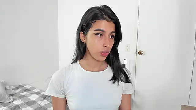 Snapshot of Mazikeen__18 chatting on May 5, 12:41 pm Mazikeen 18 online show from May 5, 12:41 pm