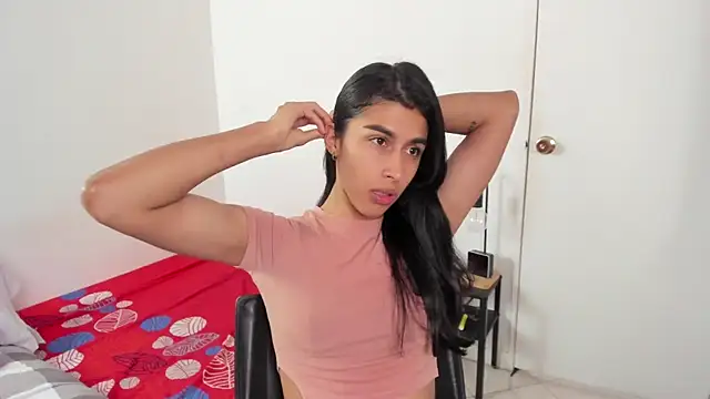 Snapshot of Mazikeen__18 chatting on June 10, 1:45 pm Mazikeen 18 online show from June 10, 1:45 pm