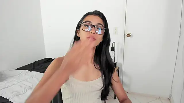 Snapshot of Mazikeen__18 chatting on July 17, 2:03 pm Mazikeen 18 online show from July 17, 2:03 pm