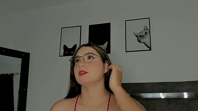 Anniferreira2 online show from October 22, 2:33 am