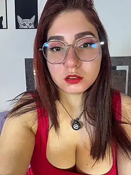 Anniferreira2 online show from April 22, 9:38 am