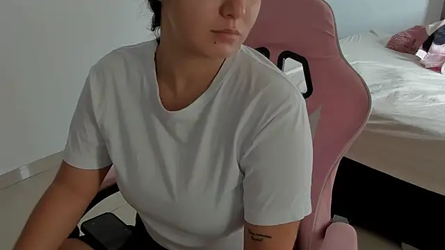 Anniferreira2 online show from October 23, 7:23 pm