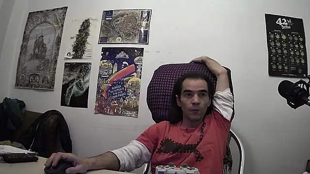 ReyDeBotones online show from April 19, 8:33 pm