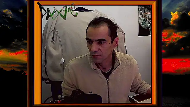 Snapshot of ReyDeBotones chatting on February 25, 9:25 pm ReyDeBotones online show from February 25, 9:25 pm