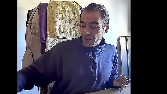 ReyDeBotones online show from March 16, 2:21 pm