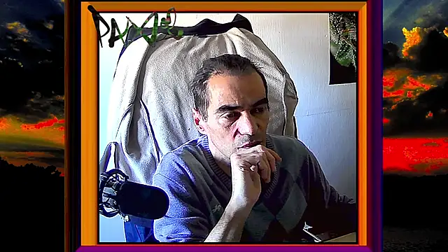 Snapshot of ReyDeBotones chatting on February 26, 2:06 pm ReyDeBotones online show from February 26, 2:06 pm