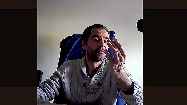 ReyDeBotones online show from March 25, 4:39 pm