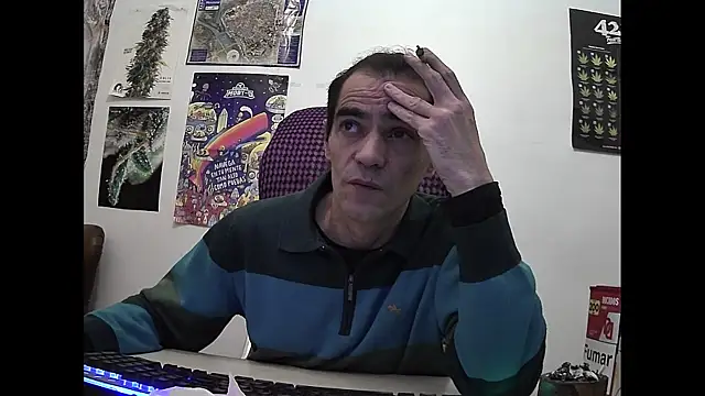 ReyDeBotones online show from April 8, 9:49 pm