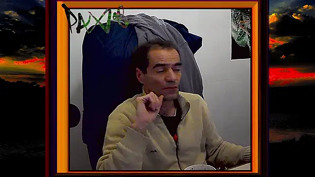 Snapshot of ReyDeBotones chatting on February 27, 10:20 pm ReyDeBotones online show from February 27, 10:20 pm