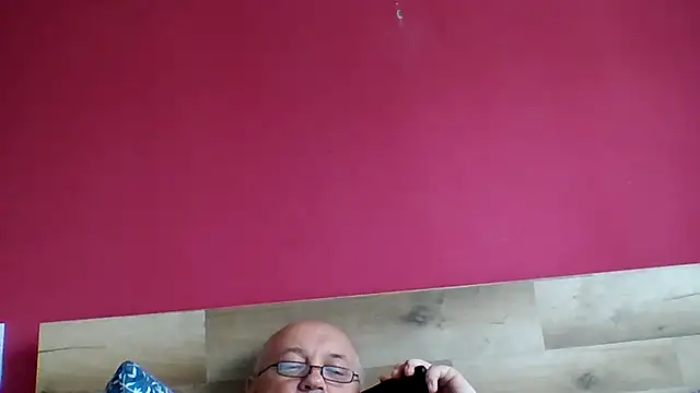 Snapshot of ruplumber chatting on October 5, 11:01 am ruplumber online show from October 5, 11:01 am