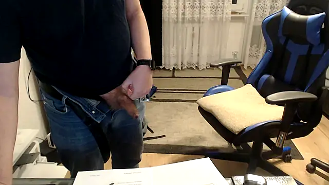 Snapshot of ruplumber chatting on February 9, 4:49 pm ruplumber online show from February 9, 4:49 pm