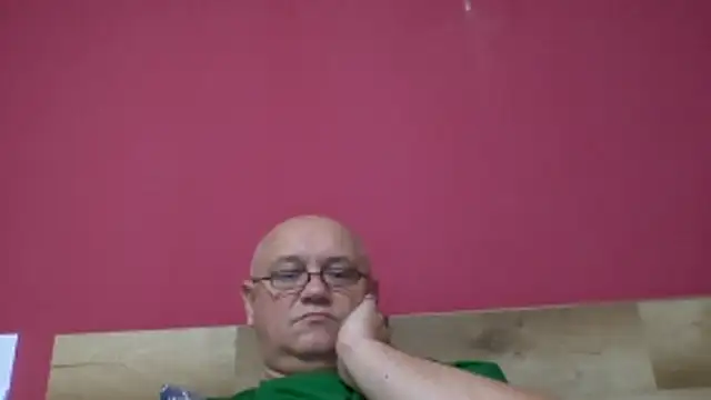 Snapshot of ruplumber chatting on October 31, 11:11 pm ruplumber online show from October 31, 11:11 pm