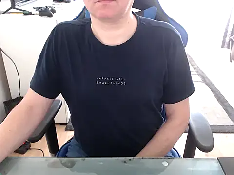 Snapshot of ruplumber chatting on March 18, 8:50 am ruplumber online show from March 18, 8:50 am