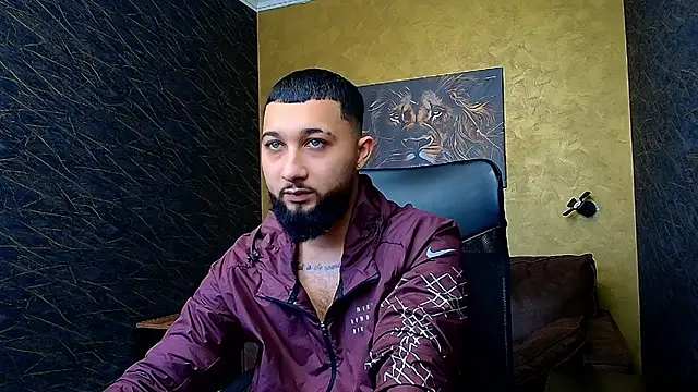 Snapshot of JaceZachary chatting on February 24, 5:33 am JaceZachary online show from February 24, 5:33 am