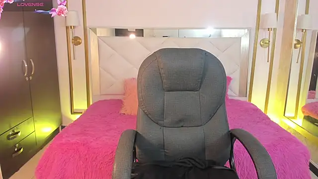 victoria  Smith online show from October 29, 12:26 pm