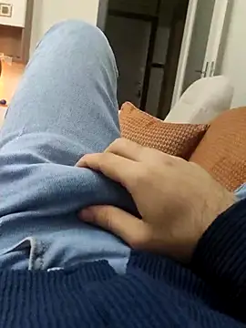 legolasleo online show from April 2, 3:24 am