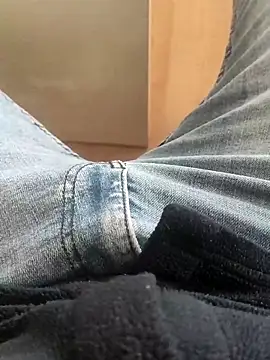 legolasleo online show from December 19, 9:11 am