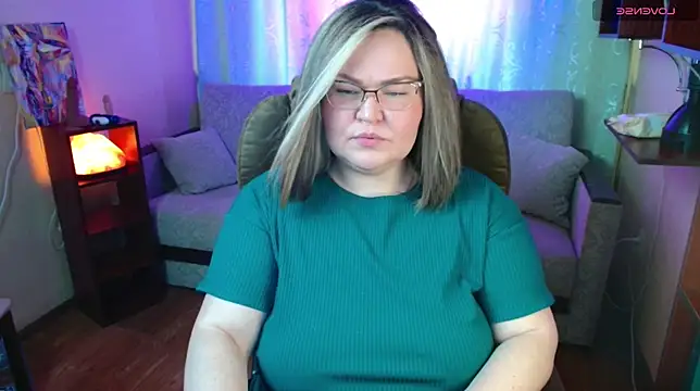 Snapshot of Vivien__wet chatting on March 17, 11:00 am Vivien wet online show from March 17, 11:00 am