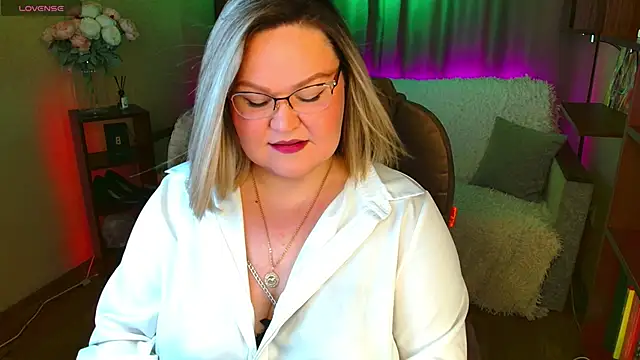 Snapshot of Vivien__wet chatting on November 22, 4:06 pm Vivien wet online show from November 22, 4:06 pm