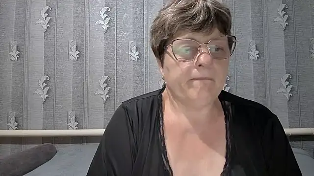 Snapshot of ElzaJewel chatting on June 10, 9:38 pm ElzaJewel online show from June 10, 9:38 pm