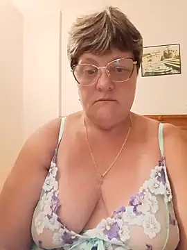 Snapshot of ElzaJewel chatting on June 25, 8:58 pm ElzaJewel online show from June 25, 8:58 pm
