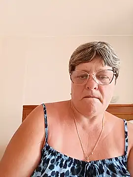 Snapshot of ElzaJewel chatting on June 27, 9:26 am ElzaJewel online show from June 27, 9:26 am