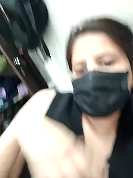 Snapshot of EZ_shuvani chatting on February 28, 2:31 pm EZ shuvani online show from February 28, 2:31 pm