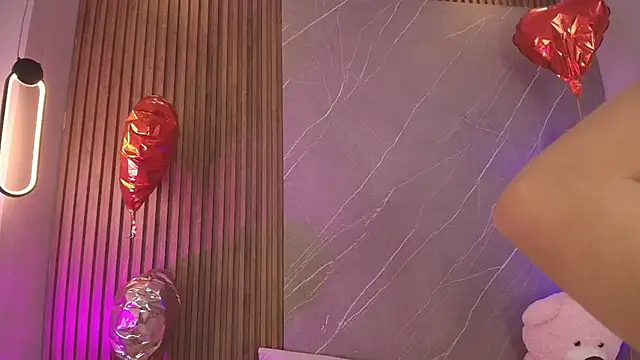 ariana jhonson1 online show from April 10, 12:23 pm