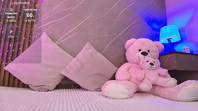 Snapshot of ariana_jhonson1 chatting on February 2, 12:26 pm ariana jhonson1 online show from February 2, 12:26 pm