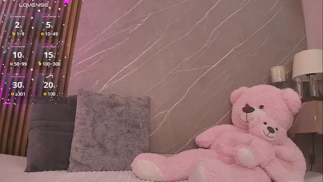 Snapshot of ariana_jhonson1 chatting on June 23, 11:19 am ariana jhonson1 online show from June 23, 11:19 am