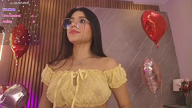 ariana jhonson1 online show from April 1, 1:41 pm