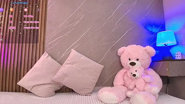 Snapshot of ariana_jhonson1 chatting on February 28, 12:16 pm ariana jhonson1 online show from February 28, 12:16 pm