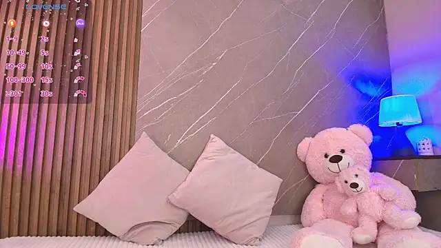 Snapshot of ariana_jhonson1 chatting on February 26, 12:27 pm ariana jhonson1 online show from February 26, 12:27 pm