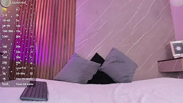 ariana jhonson1 online show from November 5, 12:52 pm