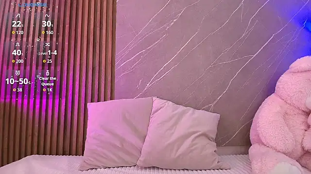 Snapshot of ariana_jhonson1 chatting on February 8, 12:36 pm ariana jhonson1 online show from February 8, 12:36 pm