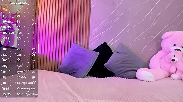 ariana jhonson1 online show from October 22, 12:37 pm