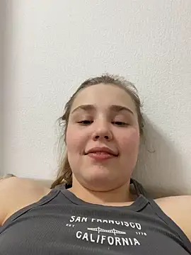 Snapshot of YourMegan chatting on May 7, 9:07 pm YourMegan online show from May 7, 9:07 pm