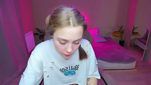 Snapshot of YourMegan chatting on February 28, 1:58 am YourMegan online show from February 28, 1:58 am
