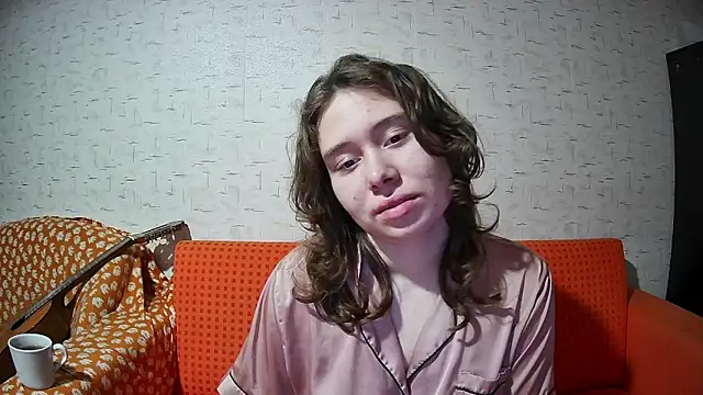 girliemilk online show from November 24, 5:35 pm