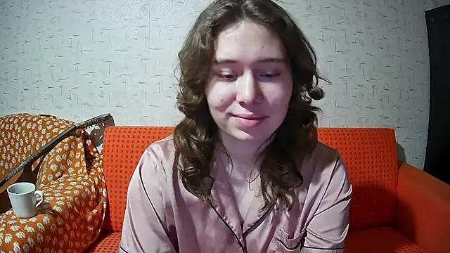 girliemilk online show from November 26, 8:09 pm