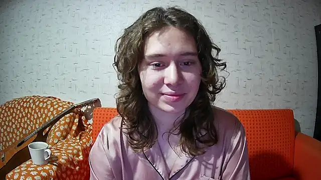 girliemilk online show from November 10, 10:04 pm