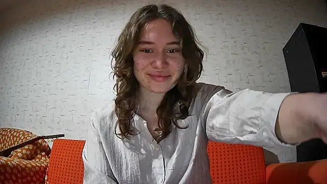 girliemilk online show from January 19, 3:05 pm